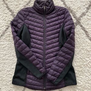 32 Degrees Heat Quilted Puffer Jacket Women's Size Small. Dark purple & black